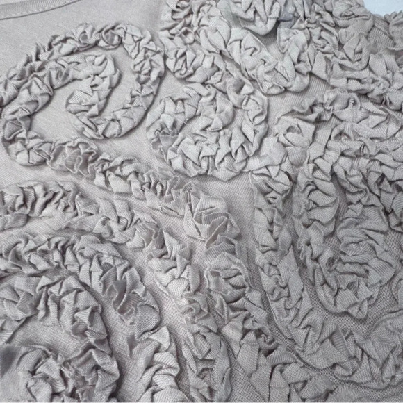 Vivienne Vivienne Tam Women’s Light Taupe Top With Embellished Shoulders Sz M - Picture 6 of 8